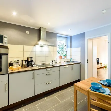 阿克伯格霍夫18号公寓 *